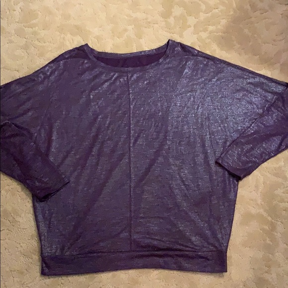 Metallic Lounge Top - Picture 2 of 9